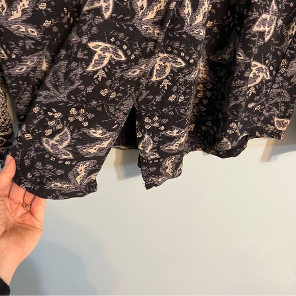 Lucky Brand Printed Top Ladies Size Medium Color: Black Multi // Soft! - Picture 9 of 15